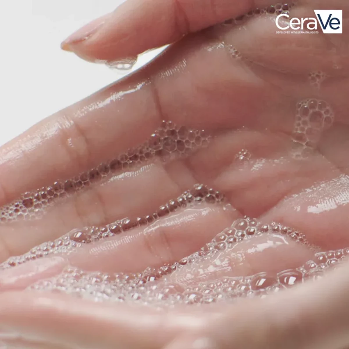 فوم شستشوی صورت سراوی مخصوص پوست نرمال تا چرب حجم 473 میل