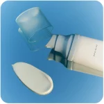 ضد آفتاب سنتلا مدل اسکین 1004 بی رنگ SPF 50 - Image 3